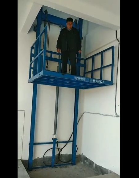 單體導(dǎo)軌式貨梯